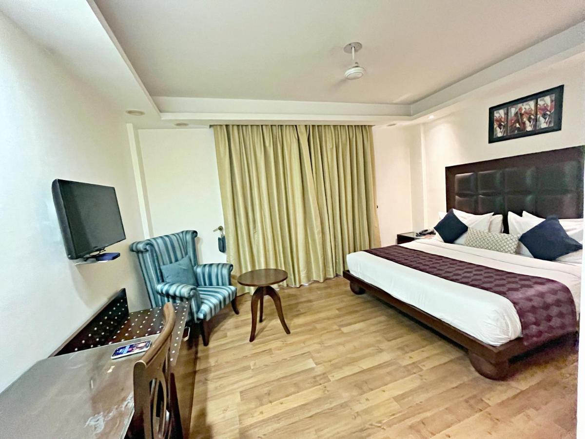 The Grand Orion - Kailash Colony Neu-Delhi Exterior foto